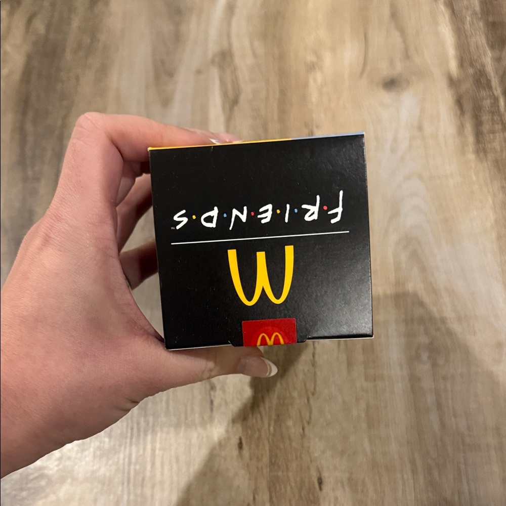 Never opened McDonald’s collab Friends Pop Art Figurine Box - Yellow & Black - Picture 5 of 6
